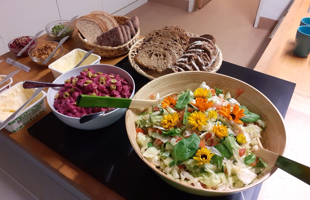salad & bread edited